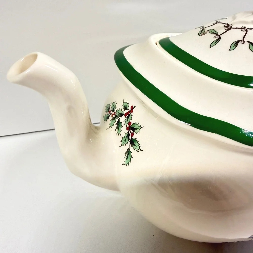 Spode color features